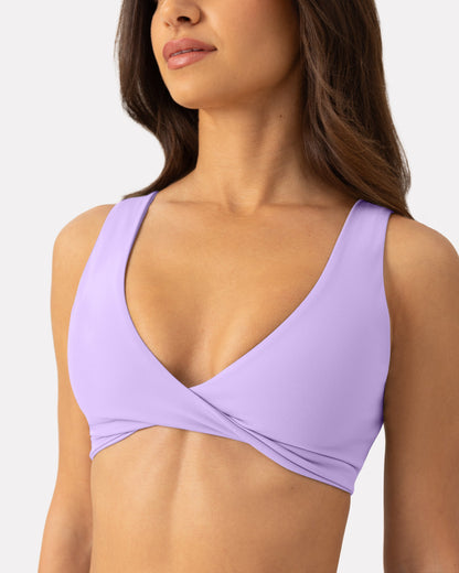 Athleisure Twist-Front Reversible Low-Impact Sports Bra